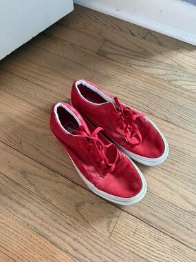 red Vans classic